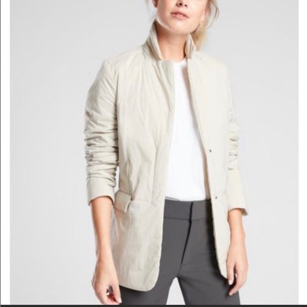 ATHLETA evolution blazer L puffer Vnec snap Moonstone Commute Travel Jacket Coat